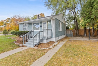 5830 W Philip Place, Milwaukee, WI 53216