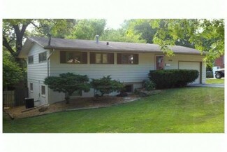 1048 64th St, Windsor Heights, IA 50324