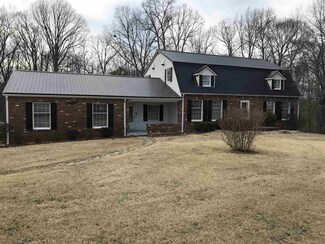 13401 Mount Calvary Rd, Loogootee, IN 47553