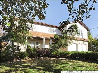 65 Foster Rd, Staten Island, NY 10309