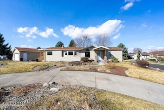 1313 W Leisure Dr, Hayden, ID 83835