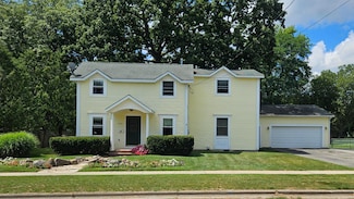 1026 Lincoln Lake Ave, Lowell, MI 49331