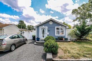 171 Hilltop Blvd, Keyport, NJ 07735