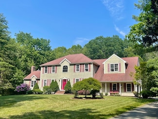 42 Wall St, Middleboro, MA 02346