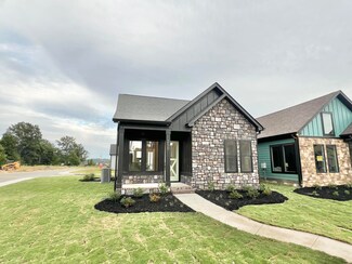 250 Idle Place Cir, Rossville, GA 30741