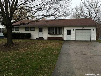 30 Munson St, Le Roy, NY 14482