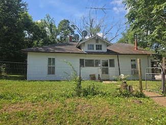 510 W 4th St, Willow Springs, MO 65793