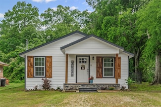 406 Martin Luther King Junior Dr, Sulphur Springs, TX 75482