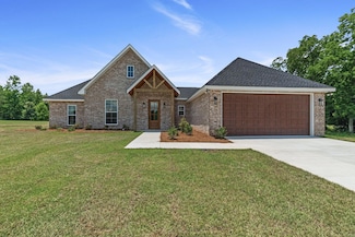 4 Arthur Lucas Ln, Sumrall, MS 39482