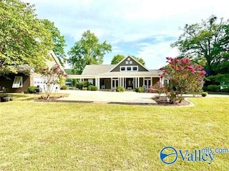 442 Longshore Dr, Florence, AL 35634