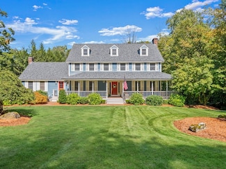8 Cobblestone Ln, Andover, MA 01810