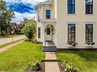 725 E Jackson St, Muncie, IN 47305