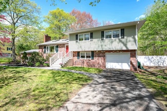 44 Keyes Hill Rd, Pelham, NH 03076