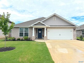 236 Cherry Laurel Dr, Hazel Green, AL 35750