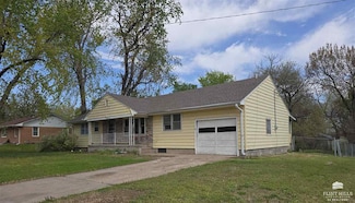622 Stone Ln, Chapman, KS 67431