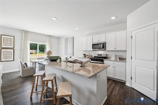 6106 Whisperwood Dr, Ampthill, VA 23234