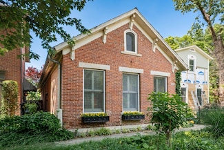 584 Franklin Ave, Columbus, OH 43215