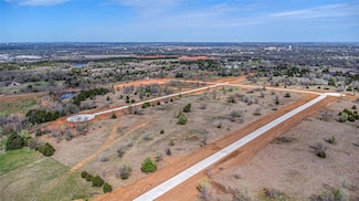 1952 Cattle Creek Dr, Guthrie, OK 73044