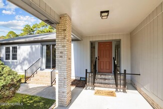 1511 Caracara Dr, New Bern, NC 28560