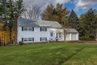 91 Goebel Rd, Hamden, CT 06514