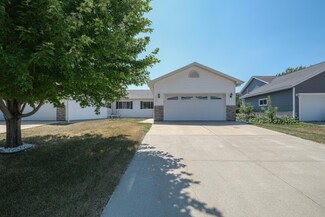520 11th Ave NE, Waseca, MN 56093