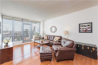 48-15 11th St Unit 11E, Long Island City, NY 11101