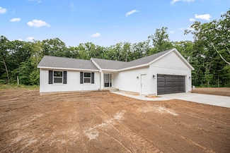 3707 Country Ct, Allegan, MI 49010