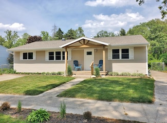 121 S Marshall St, New Buffalo, MI 49117