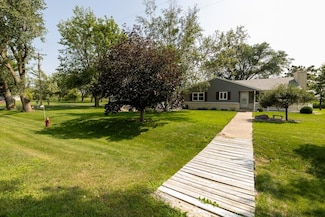 701 1st St W, Jasper, MN 56144