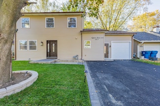 1817 Kelly Ave, Crest Hill, IL 60403