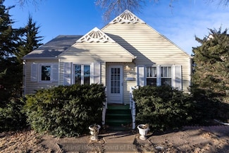 624 S Monroe St, Grand Island, NE 68801