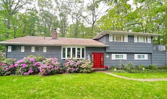 14 Live Oak Rd, Norwalk, CT 06851