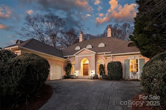 318 S Canterbury Rd, Charlotte, NC 28211