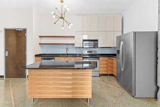 350 Saint Peter St Unit 907, Saint Paul, MN 55102