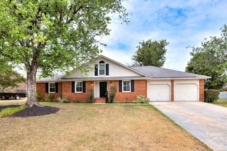 211 Cromer Dr, Sumter, SC 29150