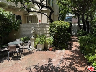 222 S Spalding Dr, Beverly Hills, CA 90212