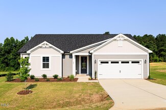 207 Golfview Ave, Benson, NC 27504