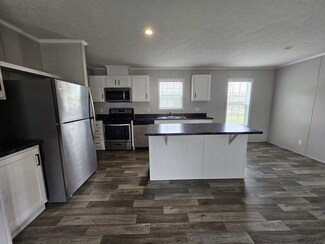 855 W Jefferson St Unit 42, Grand Ledge, MI 48837