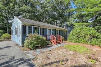 7 Yale Dr, East Falmouth, MA 02536