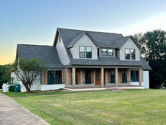 57 Southlakes Dr, Grenada, MS 38901