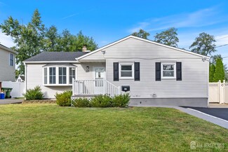 13 Becker Dr, Parlin, NJ 08859