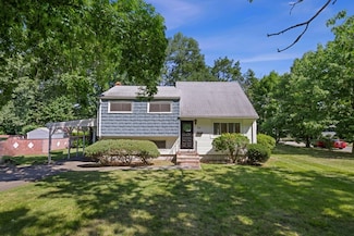 34 Alfred St, Woburn, MA 01801
