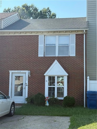 1305 Snowflake Cir, Virginia Beach, VA 23453