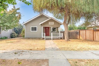 1337 Lincoln St, Kingsburg, CA 93631