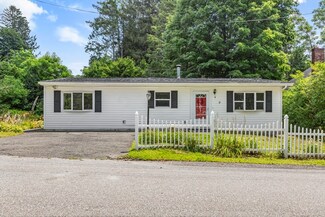 4 Depot St, Upton, MA 01568
