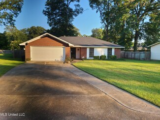 135 Bedford Ln, Jackson, MS 39206