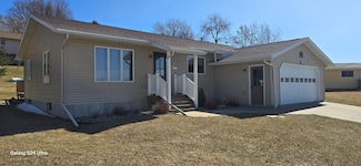 107 Karli Dr, Mabel, MN 55954