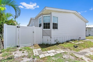 8169 SE Eagle Ave, Hobe Sound, FL 33455