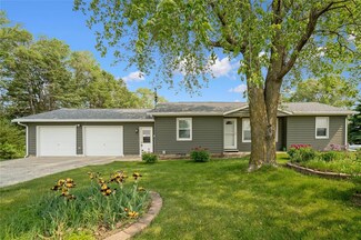 231 E Mount Vernon Rd, Waterloo, IA 50703