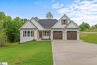 138 Eagles Crest Dr, Slater-Marietta, SC 29661